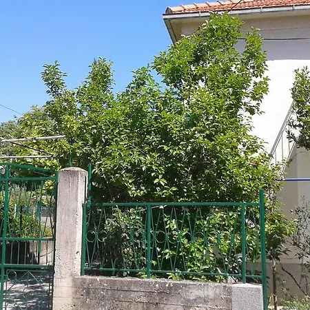 And Laguna Guest house